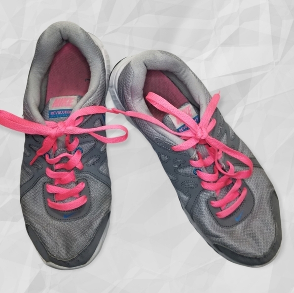 Nike Women's Revolution 2 Running Shoes 9 - Picture 2 of 9